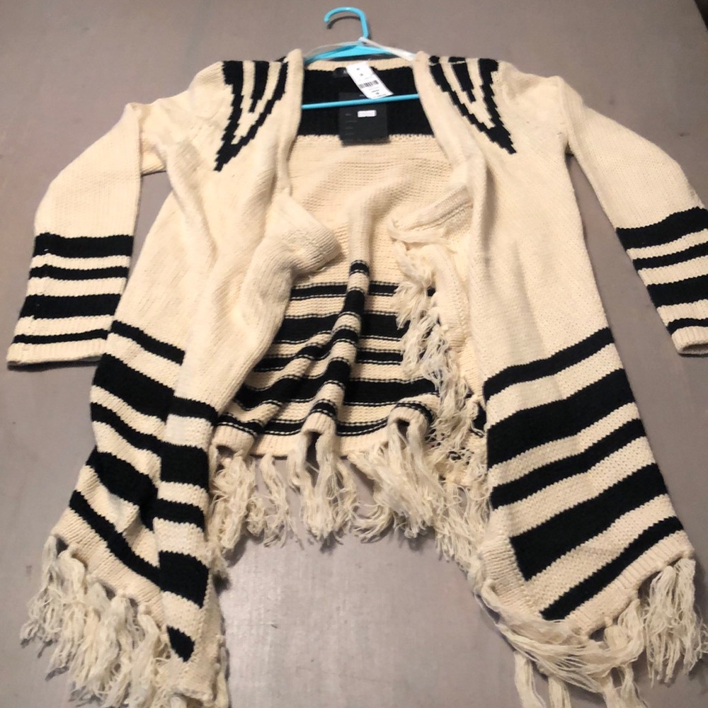 New 🖤LF🔳Mieeion sweater